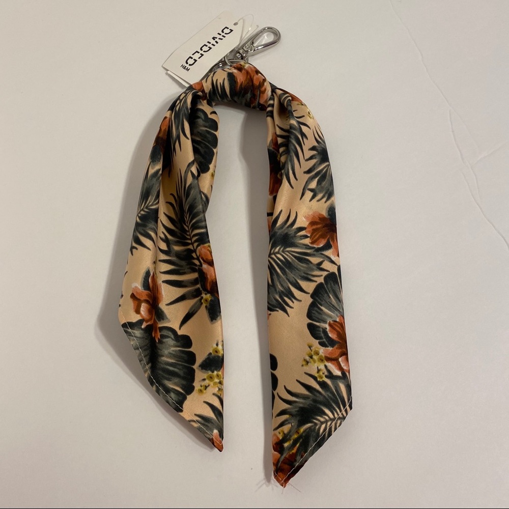 NWT H&M Hawaiian Floral Keychain Palm Pink